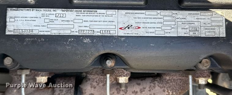 image for item EJ3639 2007 Mack CV713 semi truck