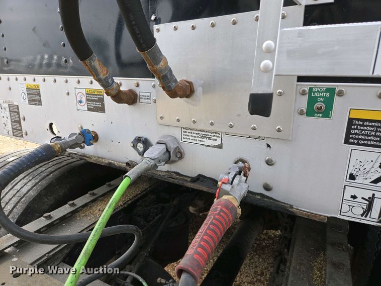 image for item EJ7475 2008 Wilson 1W1 walking floor trailer