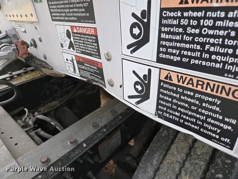 image for item EJ7475 2008 Wilson 1W1 walking floor trailer