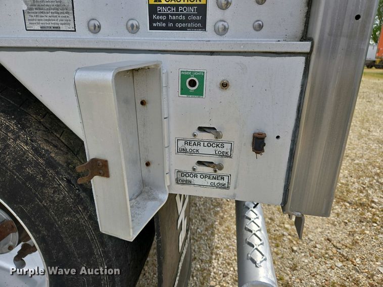 image for item EJ7475 2008 Wilson 1W1 walking floor trailer