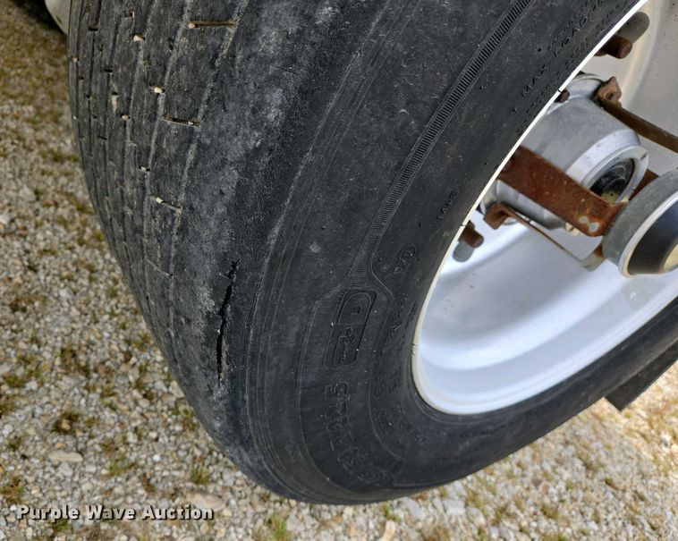 image for item EJ7475 2008 Wilson 1W1 walking floor trailer