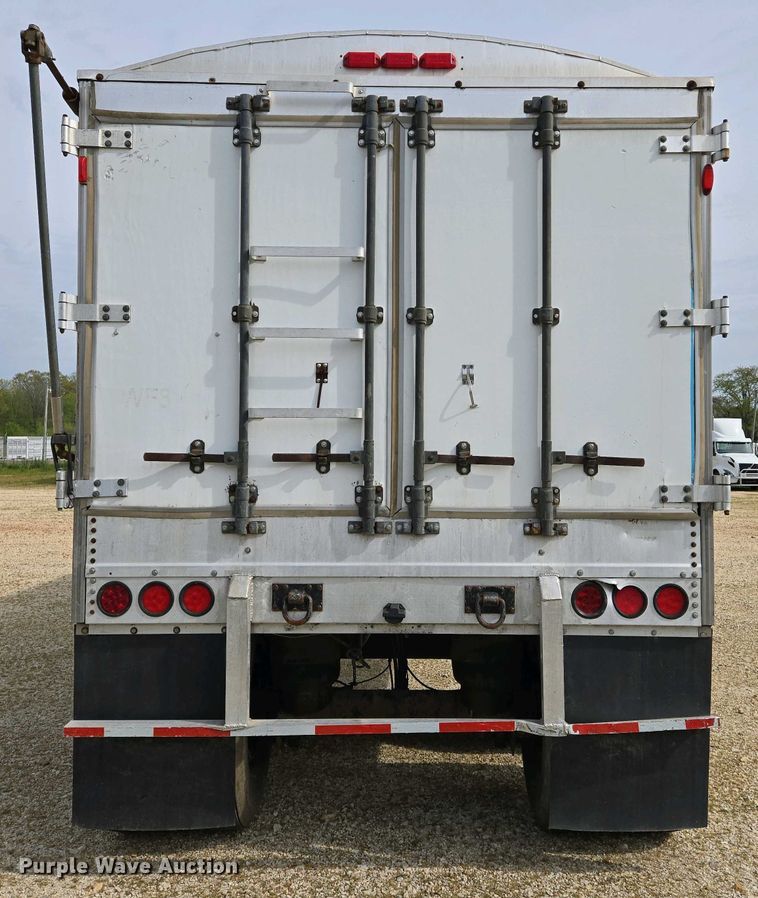 image for item EJ7476 2006 Wilson DWG-550WB walking floor trailer