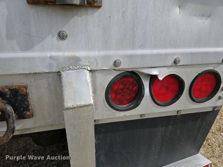 image for item EJ7476 2006 Wilson DWG-550WB walking floor trailer