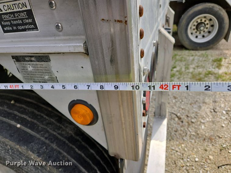 image for item EJ7476 2006 Wilson DWG-550WB walking floor trailer