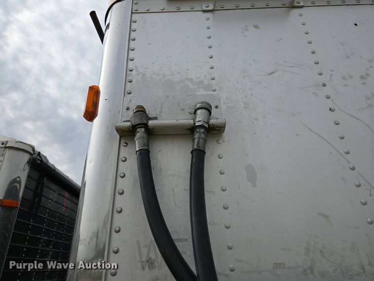 image for item EJ7476 2006 Wilson DWG-550WB walking floor trailer