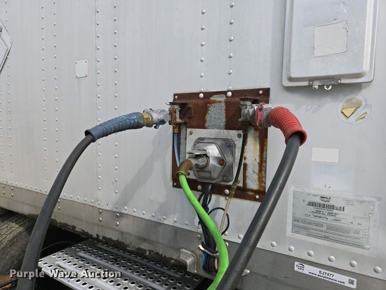 image for item EJ7477 2003 Wabash 1JJ dry van trailer