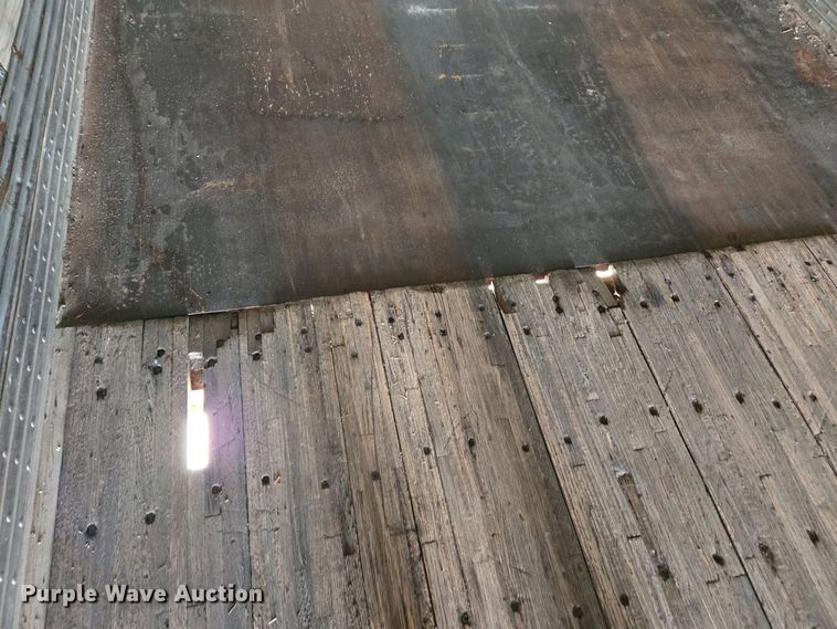 image for item EJ7477 2003 Wabash 1JJ dry van trailer