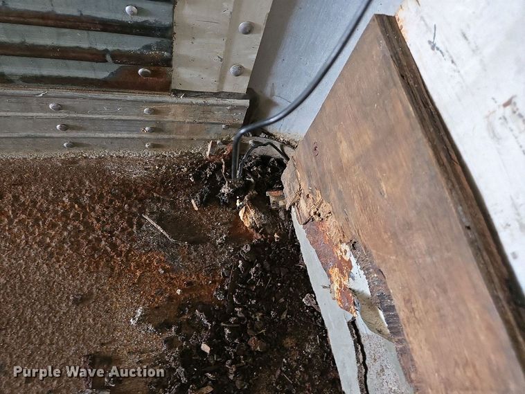 image for item EJ7477 2003 Wabash 1JJ dry van trailer