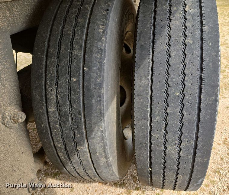 image for item EJ7477 2003 Wabash 1JJ dry van trailer