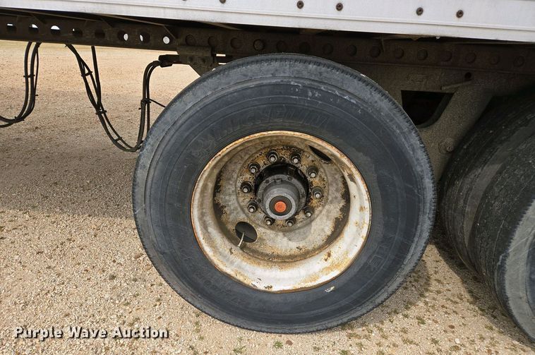 image for item EJ7477 2003 Wabash 1JJ dry van trailer