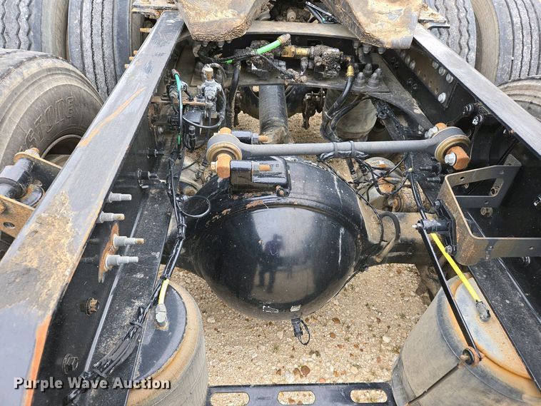 image for item EJ7478 2017 Volvo VNL semi truck