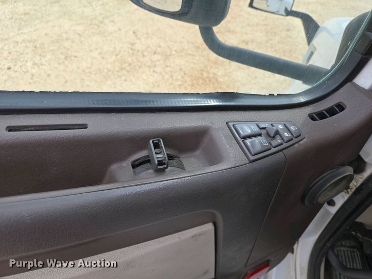 image for item EJ7478 2017 Volvo VNL semi truck