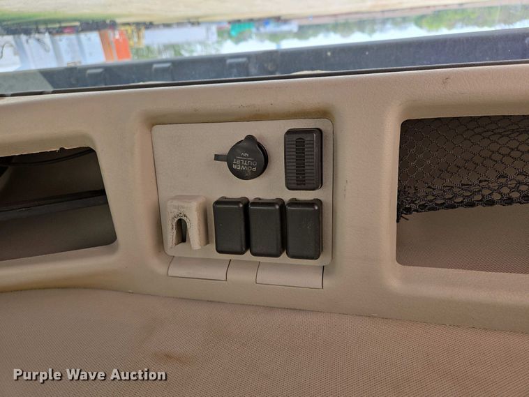 image for item EJ7478 2017 Volvo VNL semi truck