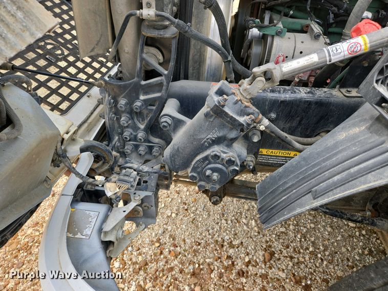 image for item EJ7478 2017 Volvo VNL semi truck