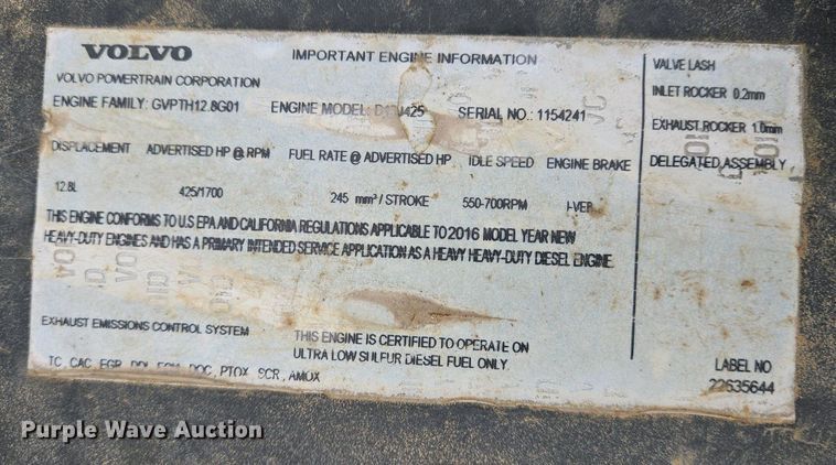 image for item EJ7478 2017 Volvo VNL semi truck