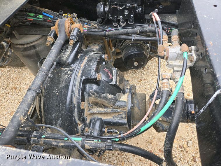 image for item EJ7479 2017 Volvo VNL semi truck