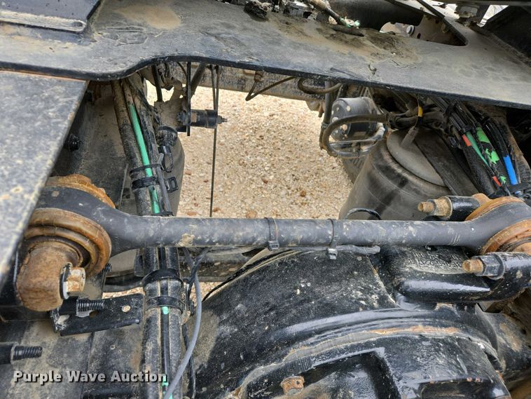 image for item EJ7479 2017 Volvo VNL semi truck