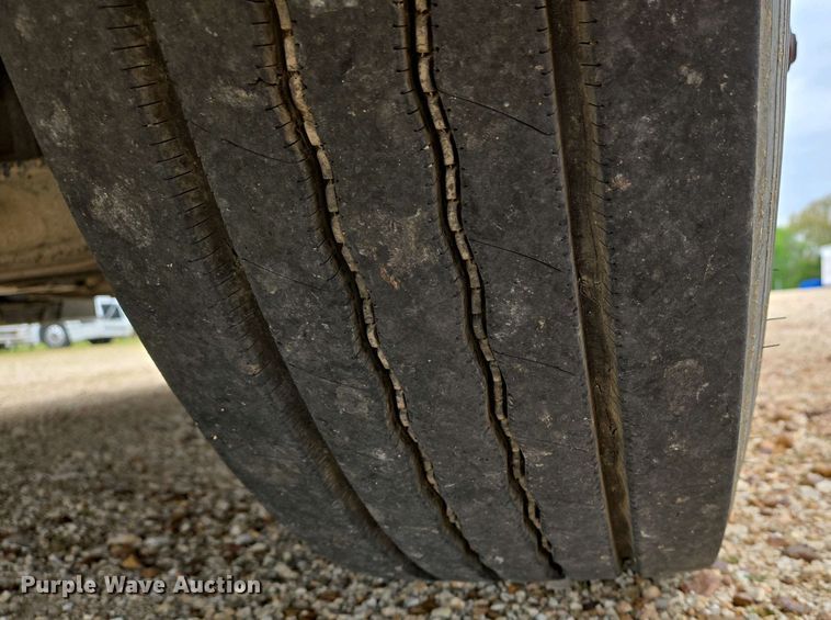 image for item EJ7479 2017 Volvo VNL semi truck