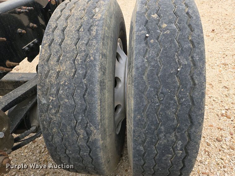 image for item EJ7479 2017 Volvo VNL semi truck