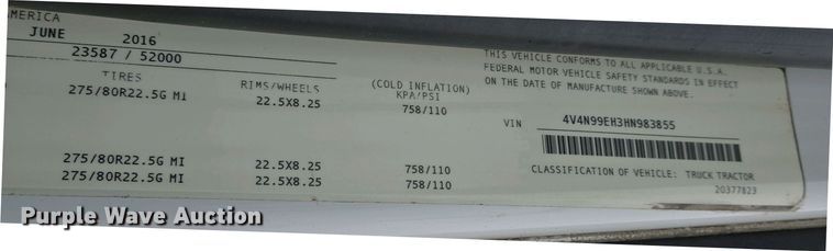 image for item EJ7479 2017 Volvo VNL semi truck