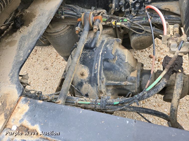 image for item EJ7480 2017 Volvo VNL semi truck