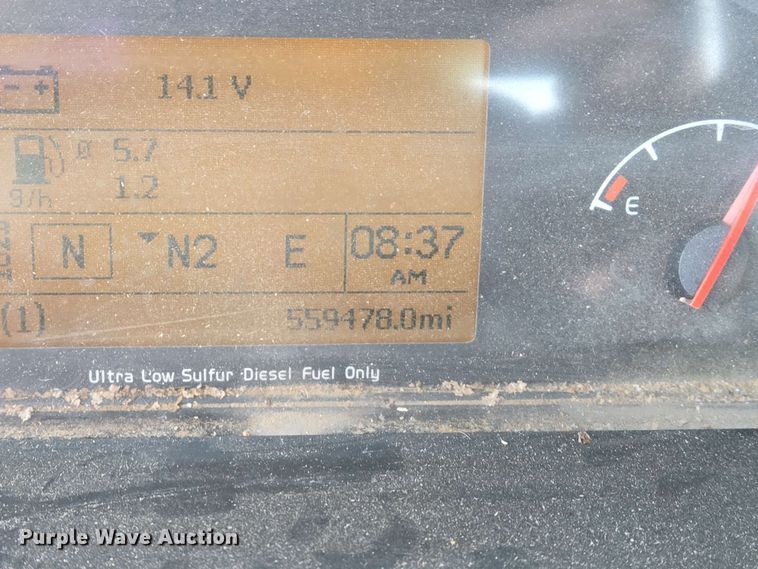 image for item EJ7480 2017 Volvo VNL semi truck