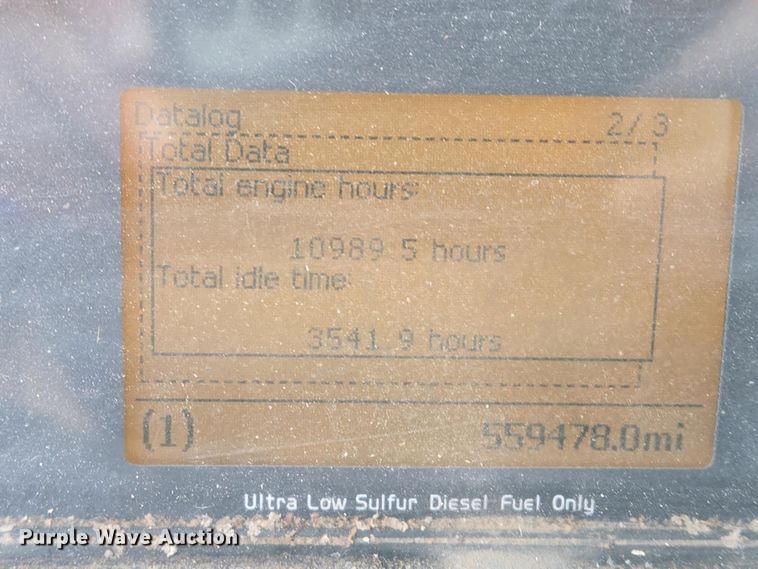 image for item EJ7480 2017 Volvo VNL semi truck