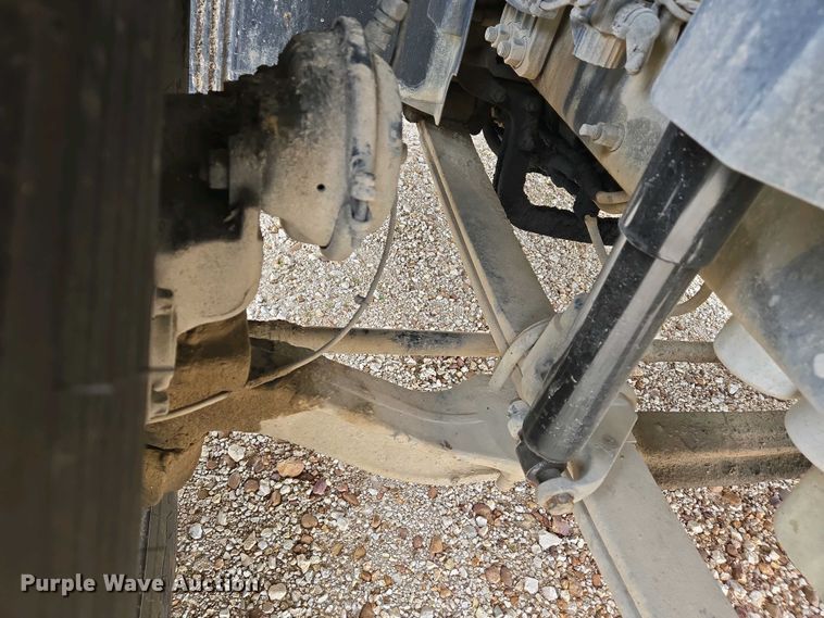 image for item EJ7480 2017 Volvo VNL semi truck