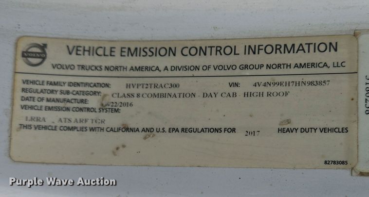 image for item EJ7480 2017 Volvo VNL semi truck