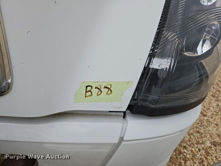 image for item EJ7481 2017 Volvo VNL semi truck