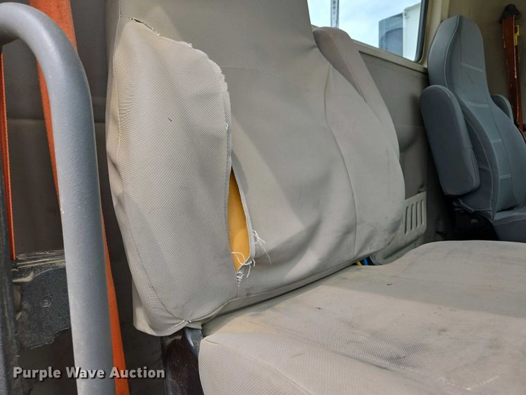 image for item EJ7481 2017 Volvo VNL semi truck