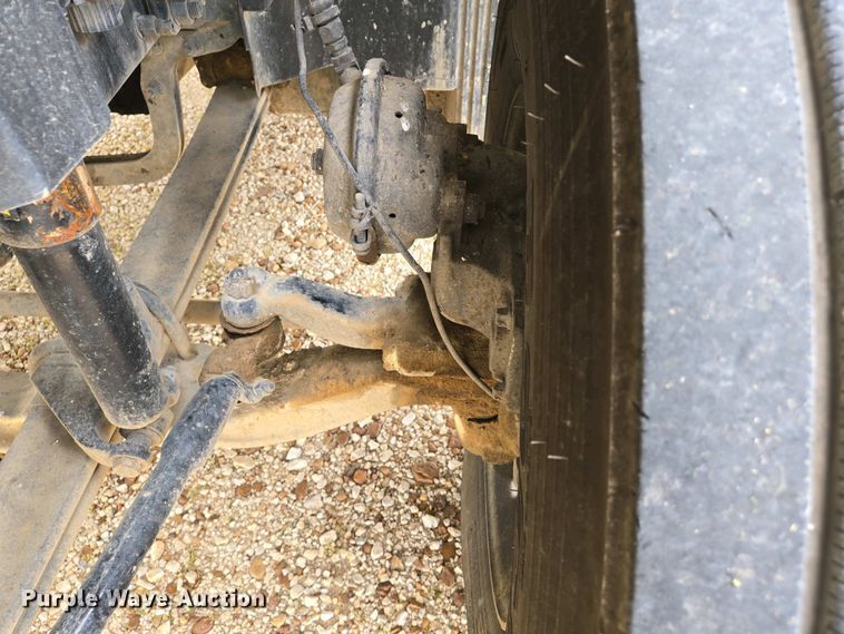 image for item EJ7481 2017 Volvo VNL semi truck