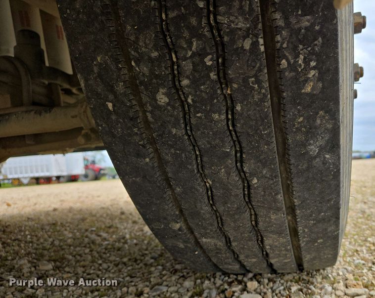 image for item EJ7481 2017 Volvo VNL semi truck