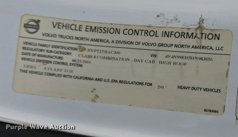 image for item EJ7481 2017 Volvo VNL semi truck