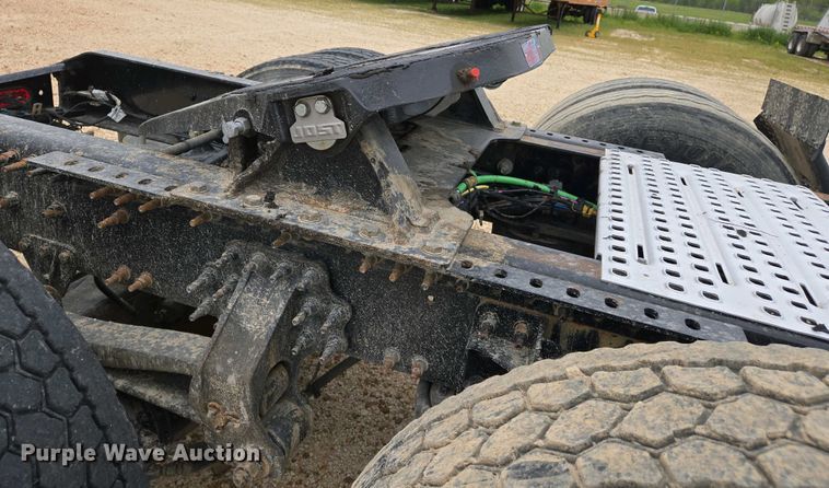 image for item EJ7482 2018 Volvo VNL semi truck