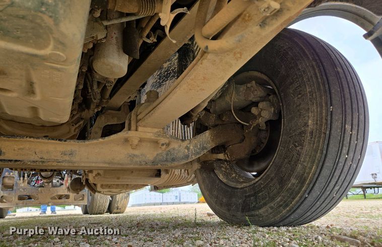 image for item EJ7482 2018 Volvo VNL semi truck