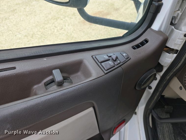 image for item EJ7482 2018 Volvo VNL semi truck