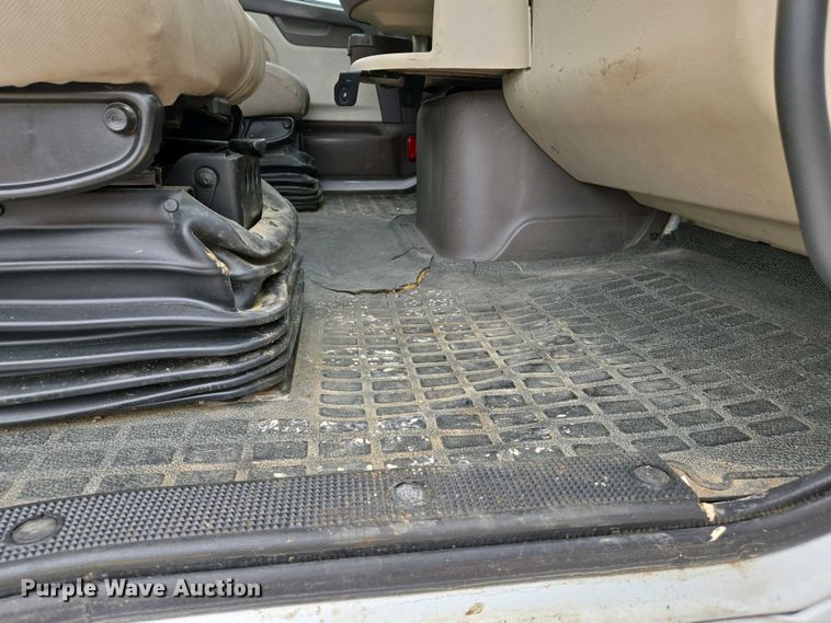 image for item EJ7482 2018 Volvo VNL semi truck