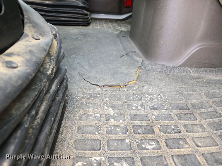 image for item EJ7482 2018 Volvo VNL semi truck