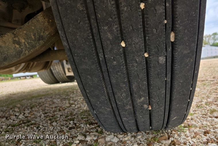 image for item EJ7482 2018 Volvo VNL semi truck