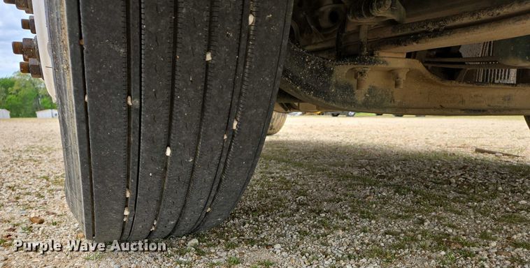 image for item EJ7482 2018 Volvo VNL semi truck