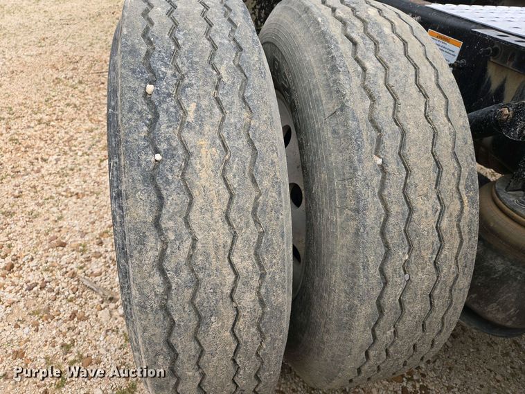 image for item EJ7482 2018 Volvo VNL semi truck