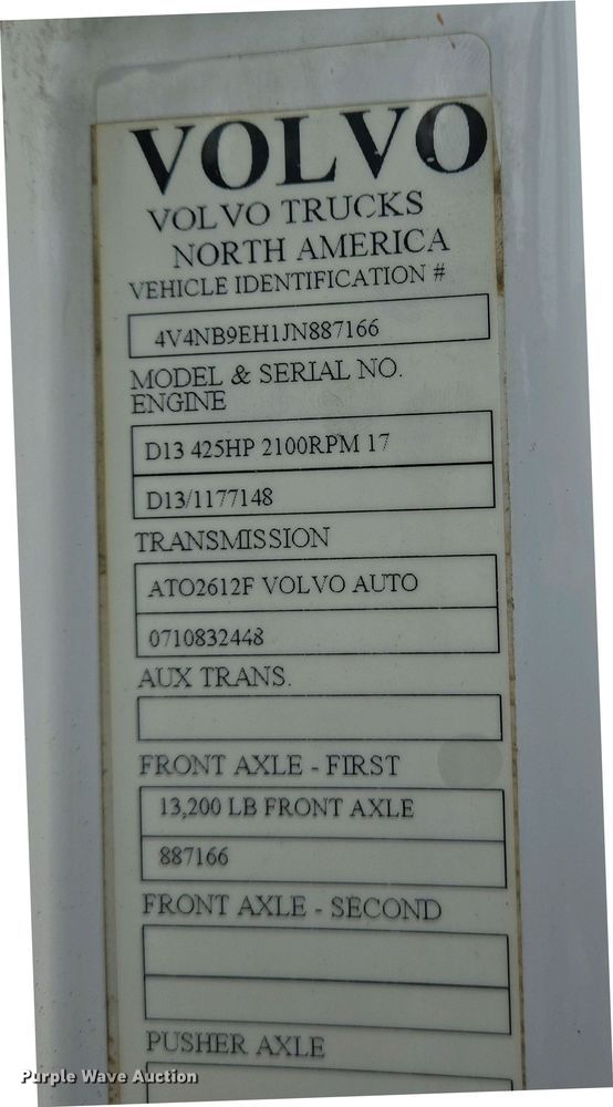 image for item EJ7482 2018 Volvo VNL semi truck