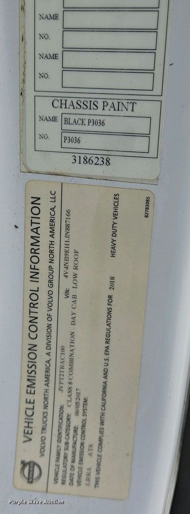 image for item EJ7482 2018 Volvo VNL semi truck