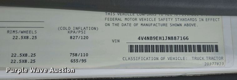 image for item EJ7482 2018 Volvo VNL semi truck