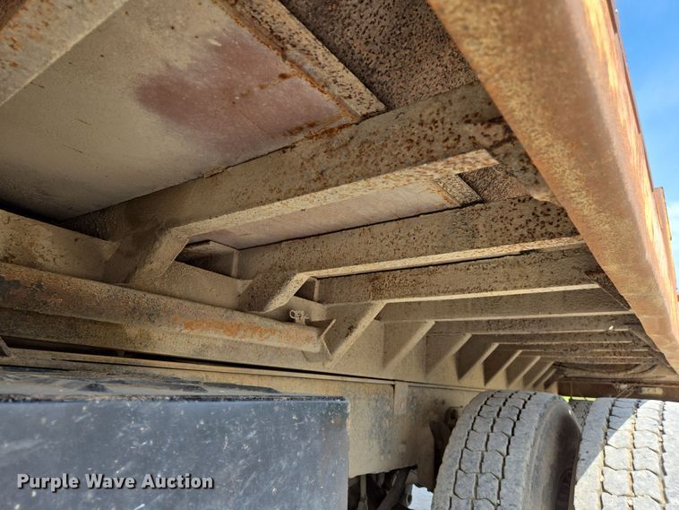 image for item EJ7514 1993 Ford LNT8000 dump truck