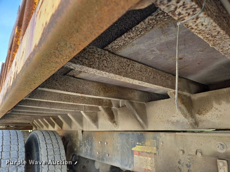 image for item EJ7514 1993 Ford LNT8000 dump truck