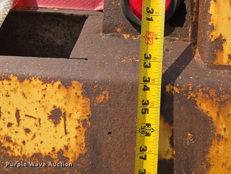 image for item EJ7514 1993 Ford LNT8000 dump truck