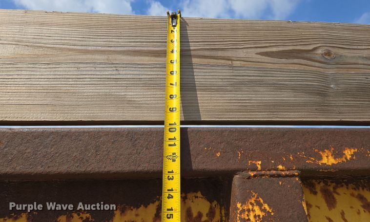 image for item EJ7514 1993 Ford LNT8000 dump truck