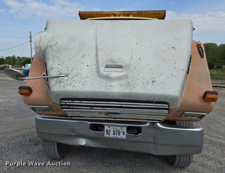 image for item EJ7514 1993 Ford LNT8000 dump truck